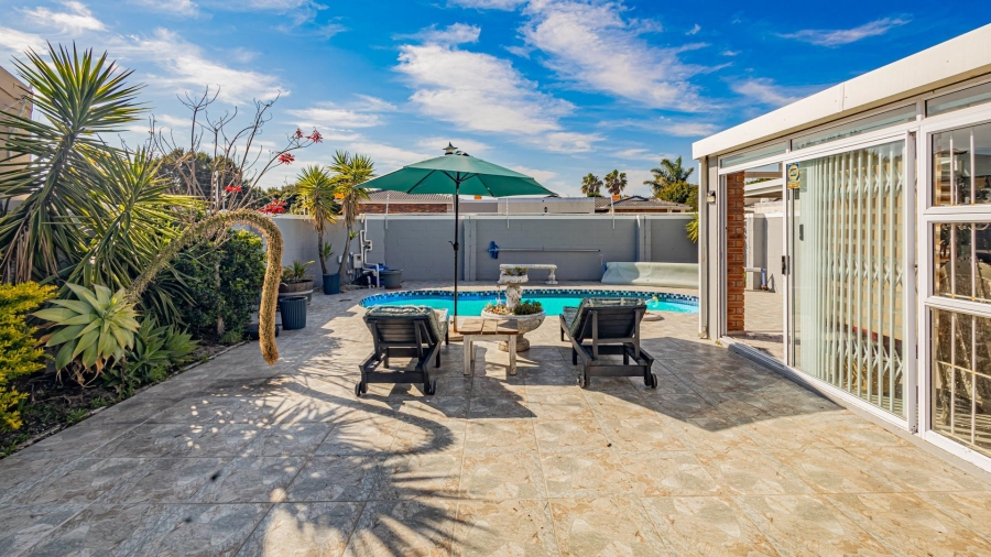 3 Bedroom Property for Sale in Sunningdale Western Cape